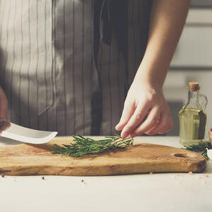 резать розмаарин