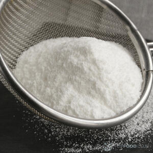 Просеять сахарную пудру