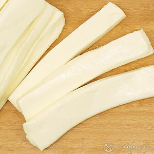 Нарезать тесто