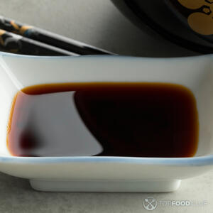 Добавляем соевый соус