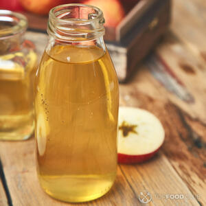 Налить уксус