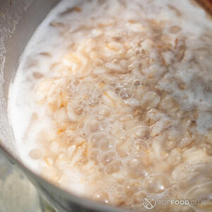 Варите кашу на среднем огне