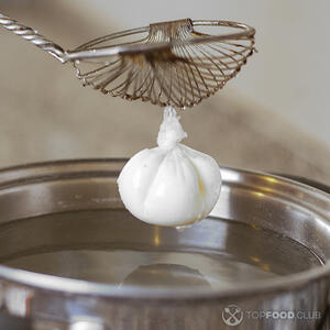 Достать яйцо