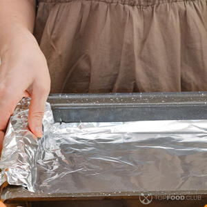 фольгой противень застелить