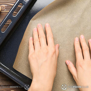 пергамент на противне