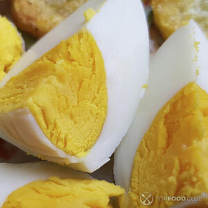 резать яйца