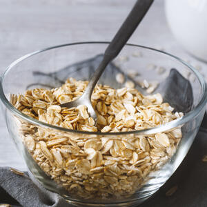 Soak the oat flakes in water overnight.