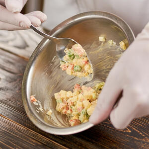 To mix all ingredients. 