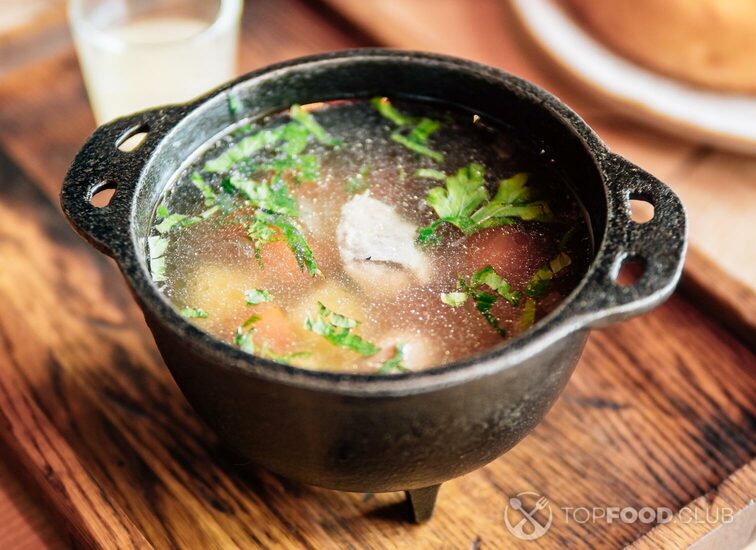 2021-09-24-3cjfev-homemade-chicken-bouillon-or-broth-view-from-above-ztdpb3e