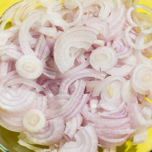 Finely chop the onion.