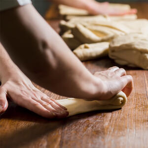 Stretching it into a ring .