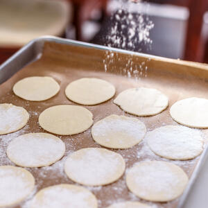 Roll out the dough and cut 6 circles (each 8 cm in diameter)