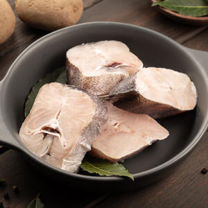 Wash fish, cut the head and tail off