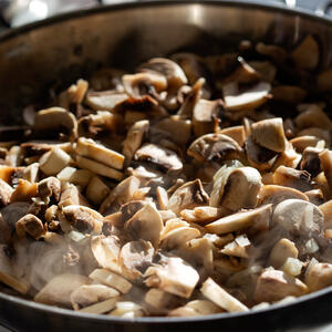 Wash the mushrooms, onion and carrot