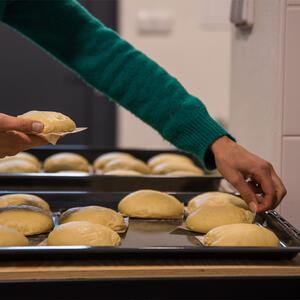 Pipe 3-inch circles onto prepared baking sheets.