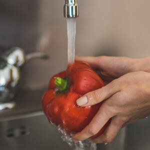 Wash the pepper, remove the seeds and finely cut