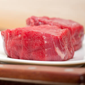 Wash the beef, cut into cubes