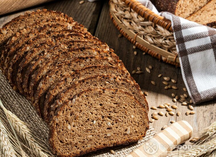 2021-11-23-mwfb6p-rye-bread-with-seeds-2021-08-26-15-42-00-utc