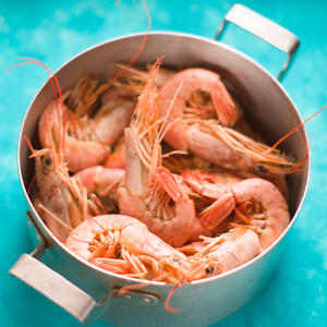 Cook the shrimps