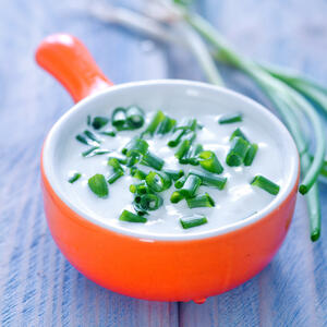 sour cream with onion