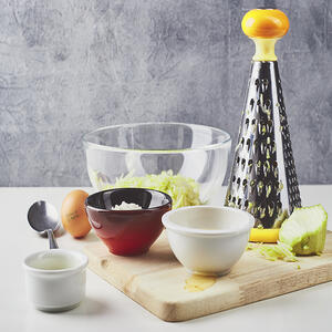 Пrate zucchini on a grater