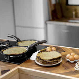 Place the crepe to a plate