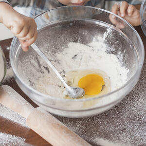 Mix flour and eggs 