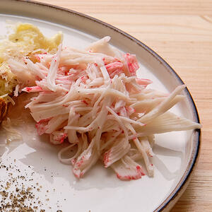 Separate the crab meat from its shell