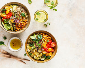 Divide rice among plates