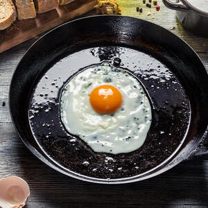 Fry the eggs in hot oil