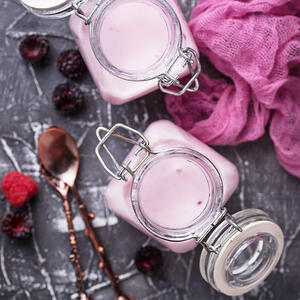 Divide into two glasses