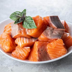 Cut the salmon fillet into small pieces
