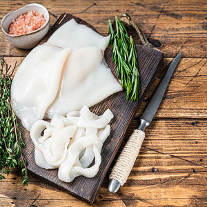 Slice the squid into rings