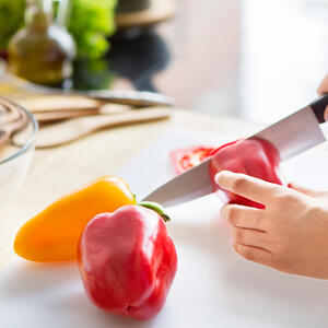 cut the sweet pepper