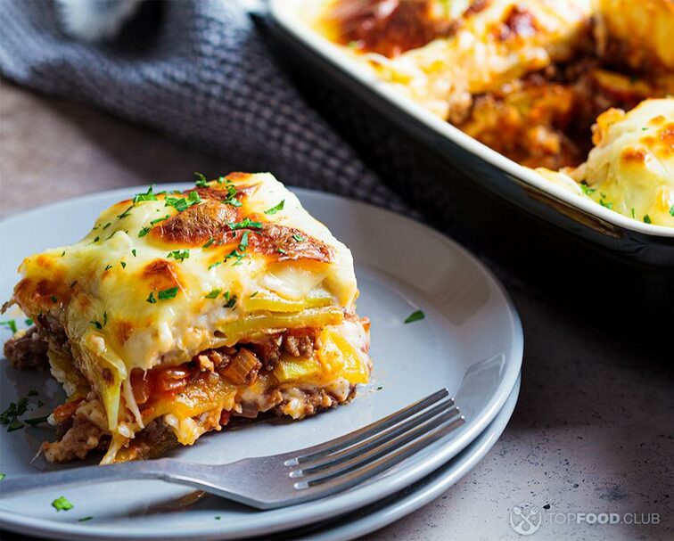 2022-09-29-x0sci5-casserole-with-corn-and-minced-meat