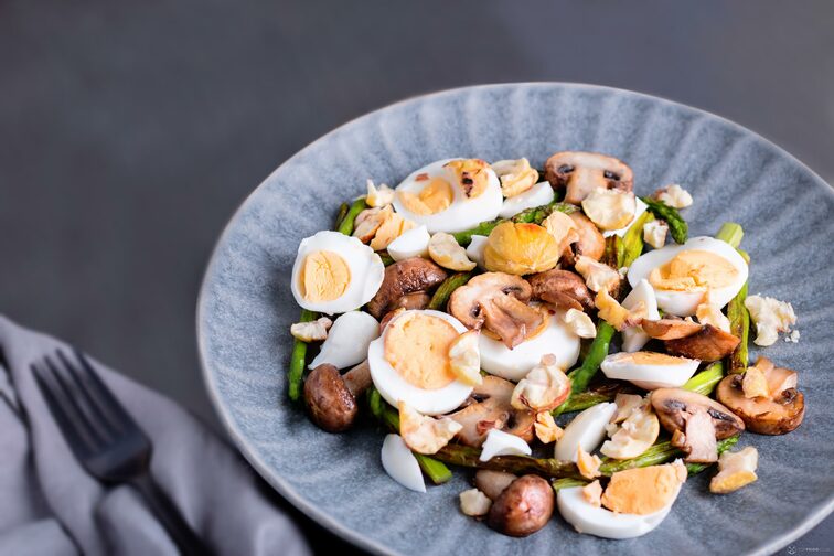 2022-11-02-kmi091-broccoli-salad-with-mushrooms