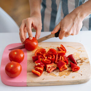 cut the tomatoes and pepper