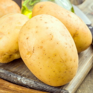 Clean the potatoes 