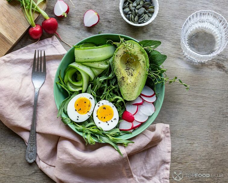 2022-11-22-muzdyk-salad-bowl-with-eggs-arugula-avocado-and-radishes