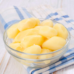 cut the boiled potatoes