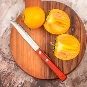cut the persimmons