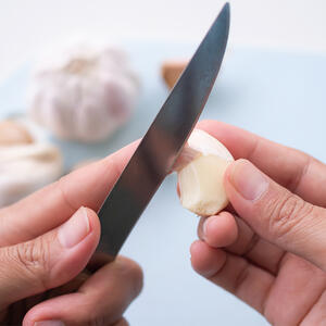 peel the garlic