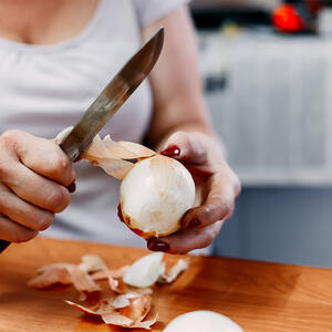 peel the onion