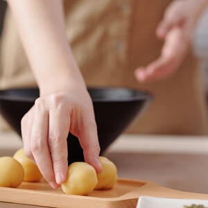 make the balls from the dough