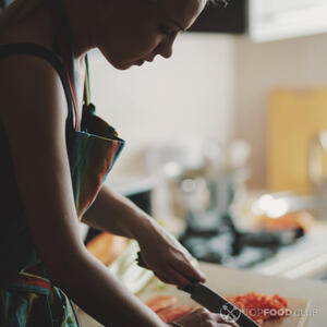 Cut the other vegetables