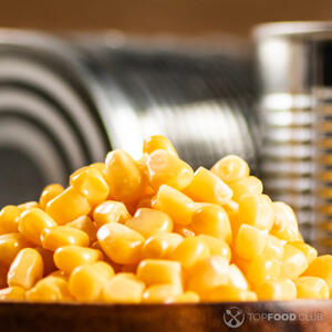 Cut kernels from corn cobs