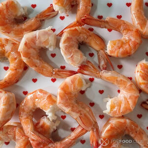 Boil the shrimp in salted water.