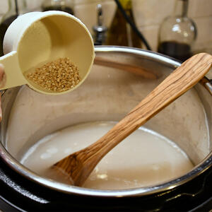 add the semolina to milk