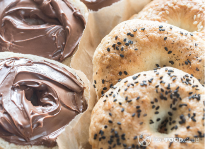 2023-01-31-bwsxq5-bagels-with-chocolate-cream