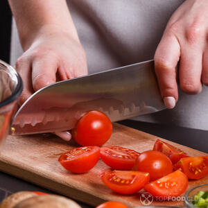 cut tomatoes